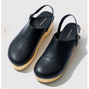 Beatrice Valenzuela Clog